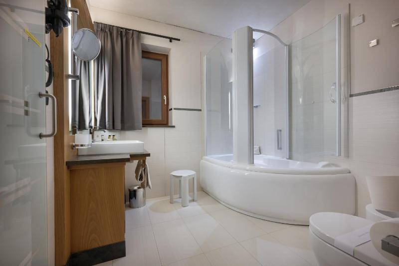 Double Room image 4