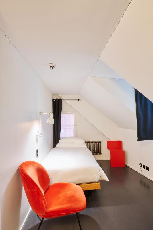 Small Single Room image 4