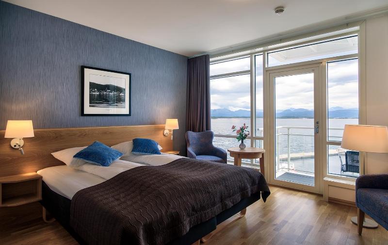 Double Room with Fjord View image 1