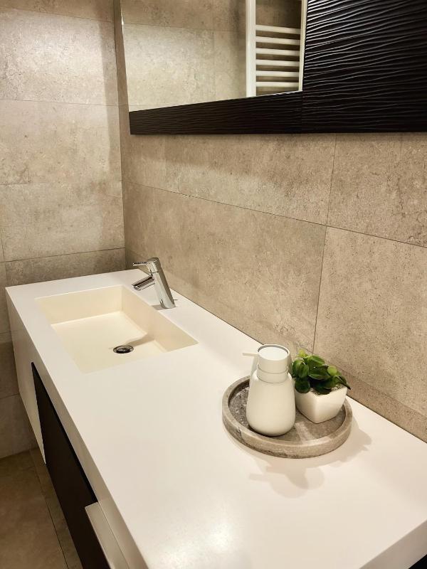 Studio Apartment image 3