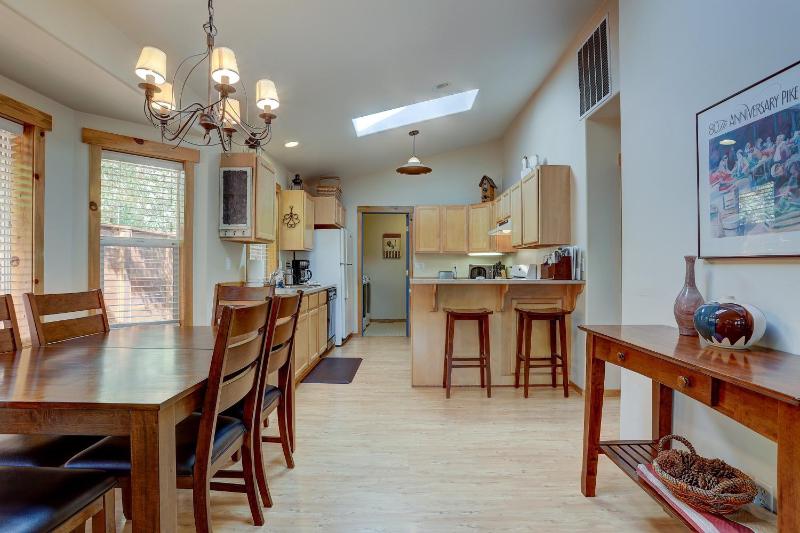 Huckleberry Cottage - image 22