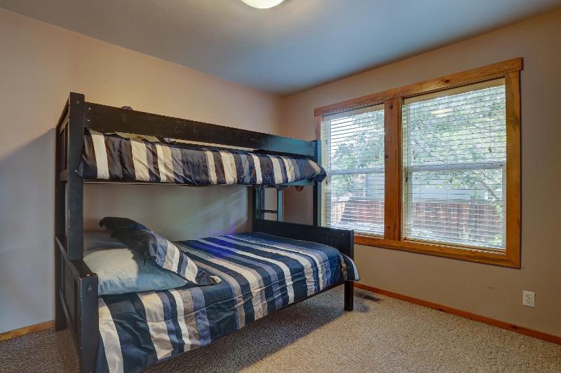 Huckleberry Cottage - image 17