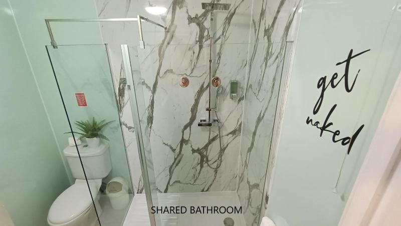 Single Room with Shared Bathroom image 1