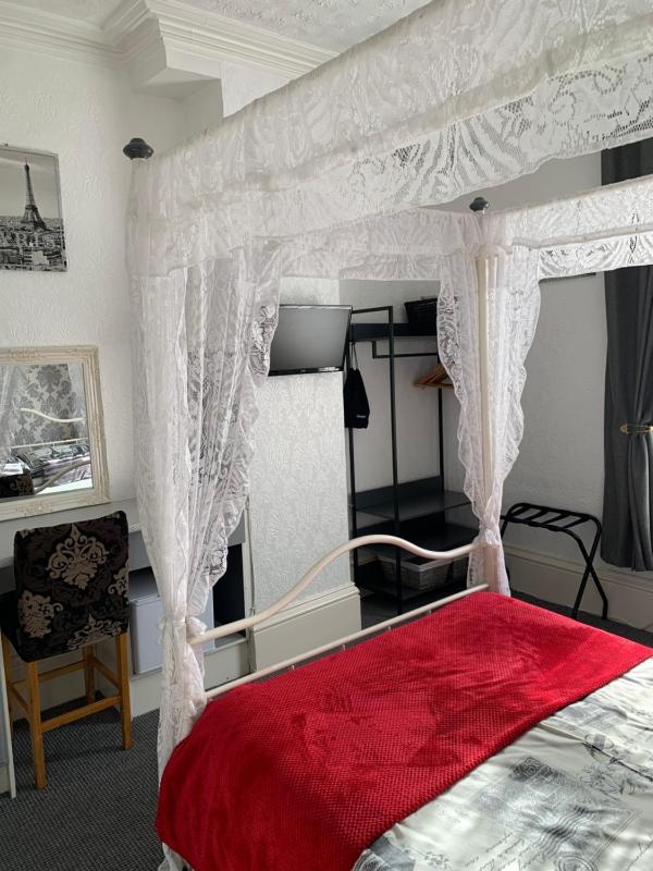Deluxe Double Room image 3