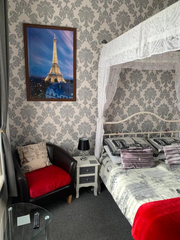 Deluxe Double Room image 4