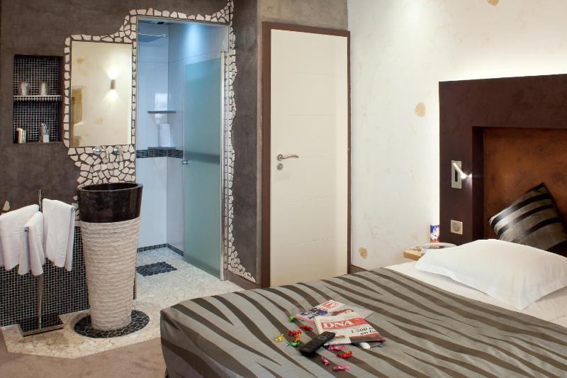Superior Double or Twin Room image 3