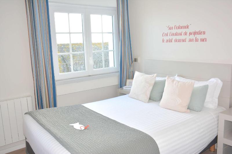 Triple Room with Sea View image 4