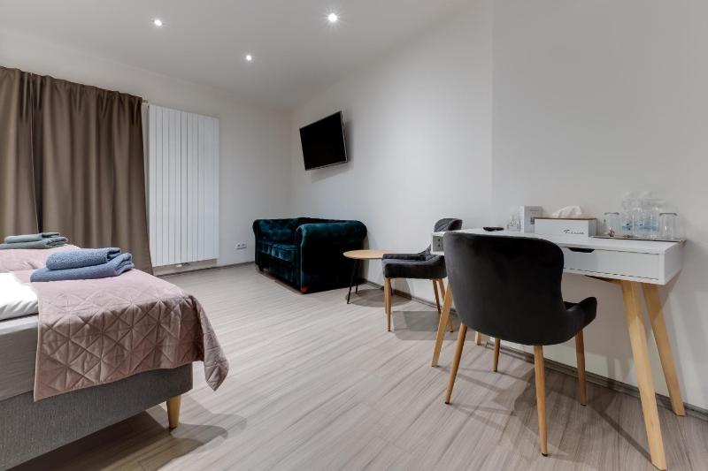 VV hotel & apartments - image 10
