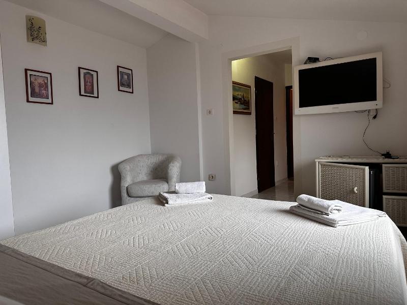 Double Room - Attic image 2