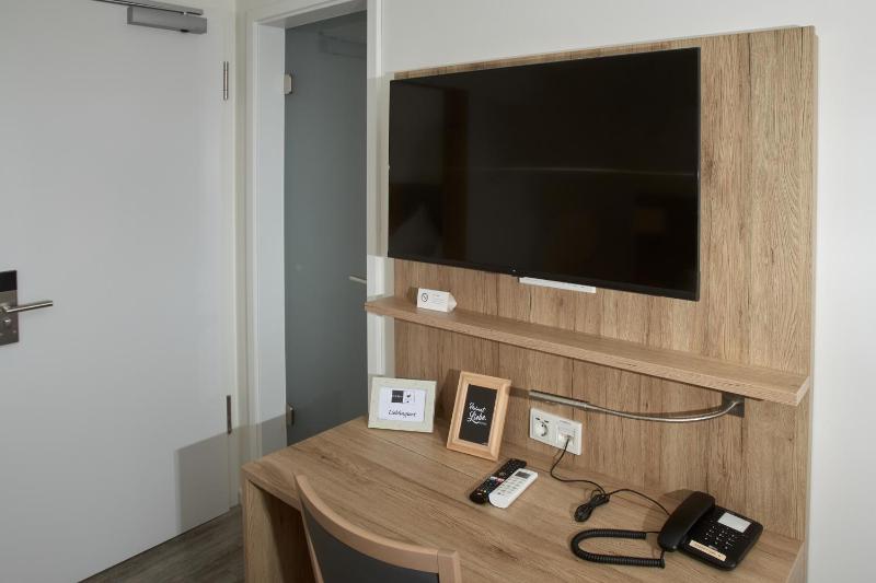 Deluxe Double Room image 2