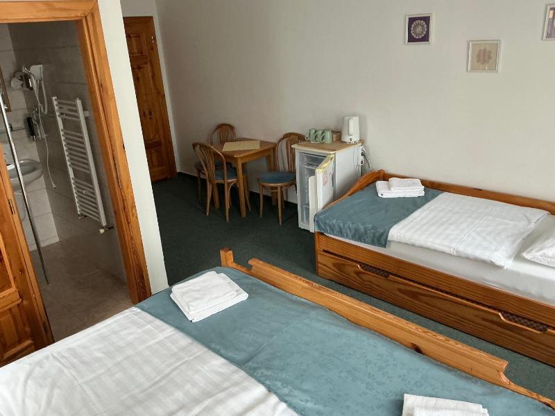 Triple Room image 3