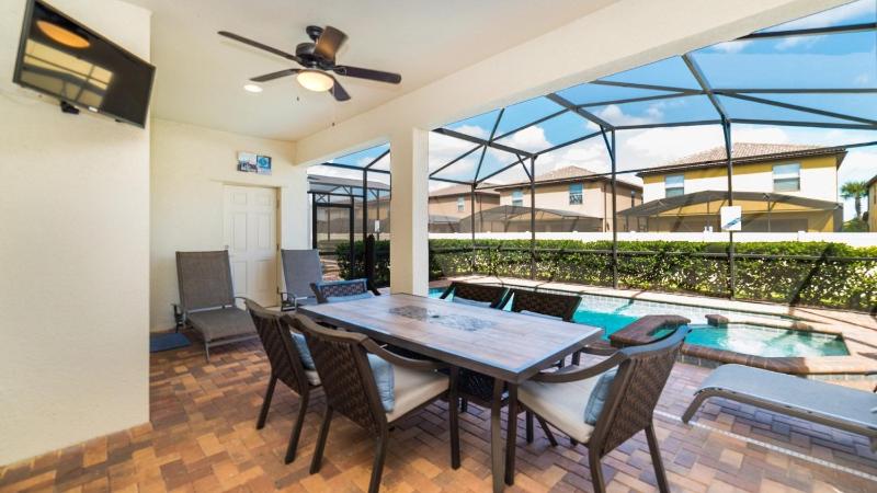 Windsor Westside Resort 7 Bedroom Home with Game Room 0854 - image 2