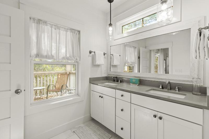 The Best of Both Worlds at Seagrove Serenity - image 25