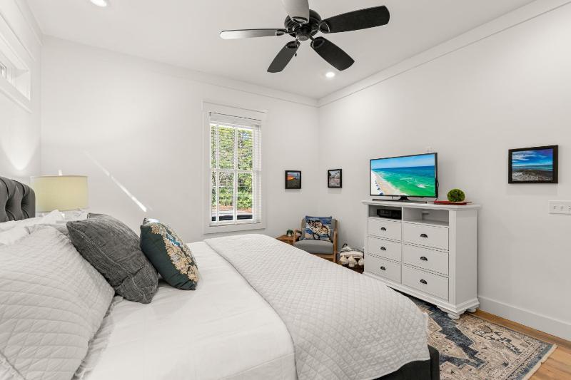 The Best of Both Worlds at Seagrove Serenity - image 18