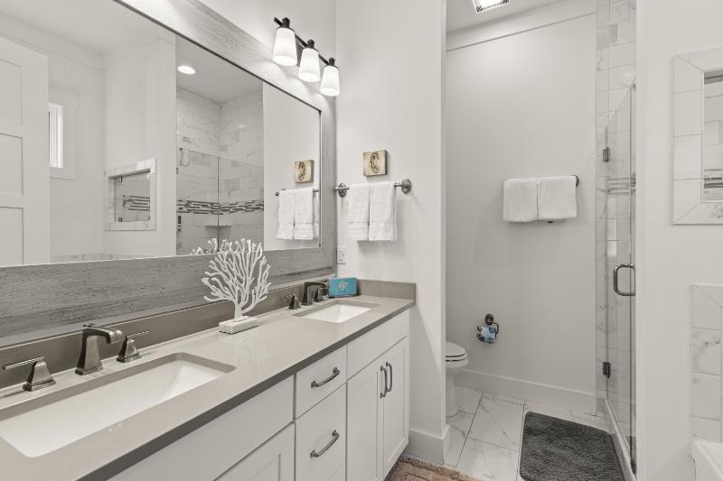 The Best of Both Worlds at Seagrove Serenity - image 37