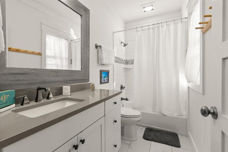 The Best of Both Worlds at Seagrove Serenity - image 28