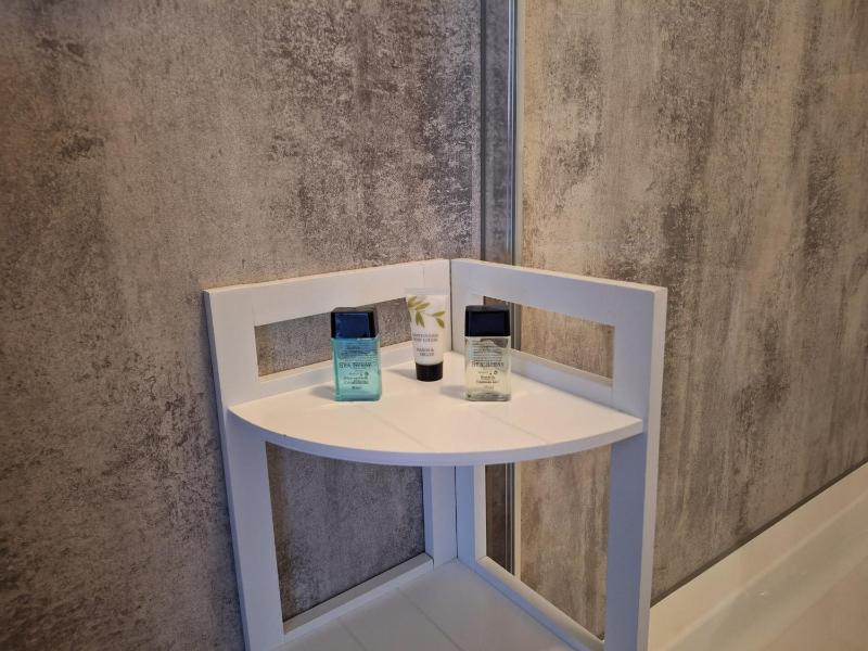 Double Room with Private Bathroom image 4