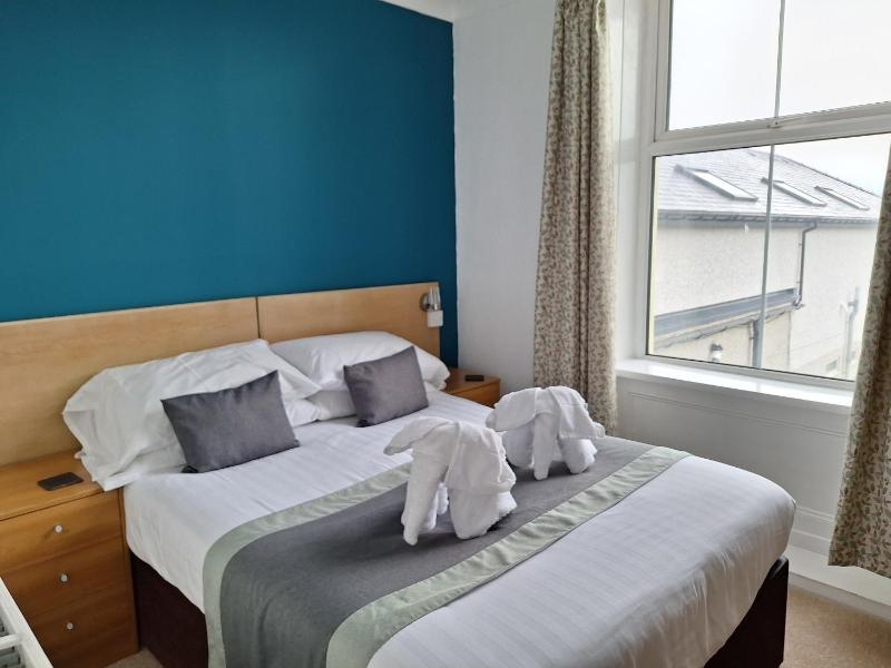 Double Room with Private Bathroom image 1