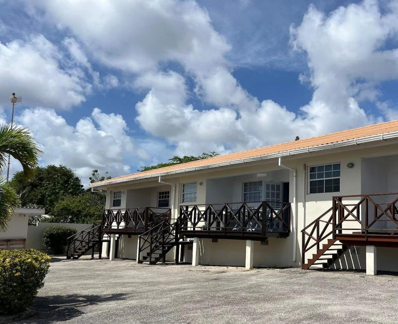 Blue Icon Apartment at Mambo Beach with pool - image 19