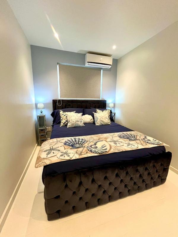 Blue Icon Apartment at Mambo Beach with pool - image 42