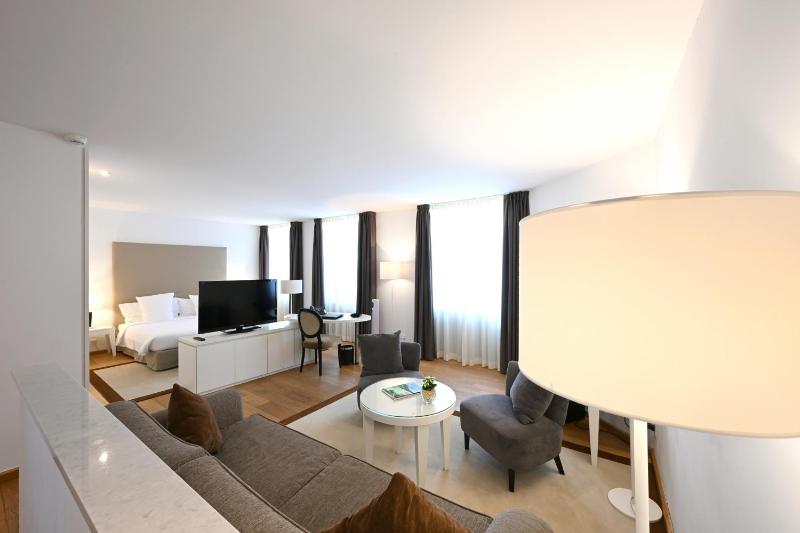 Junior Suite image 1