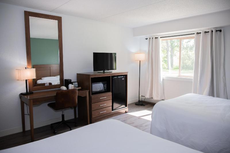 Standard Queen Room image 4