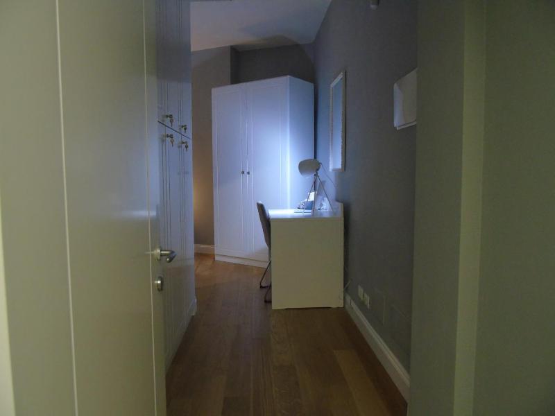 Deluxe Room image 2