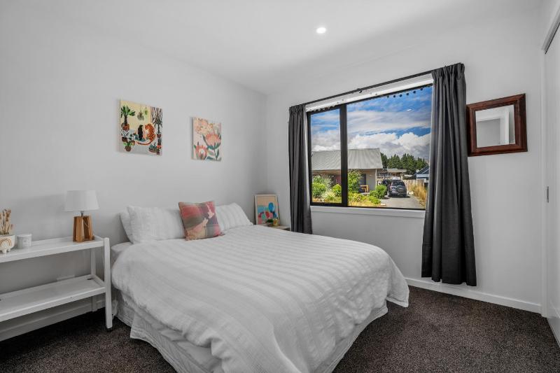 Peak Retreat - Wanaka Holiday Home - image 17