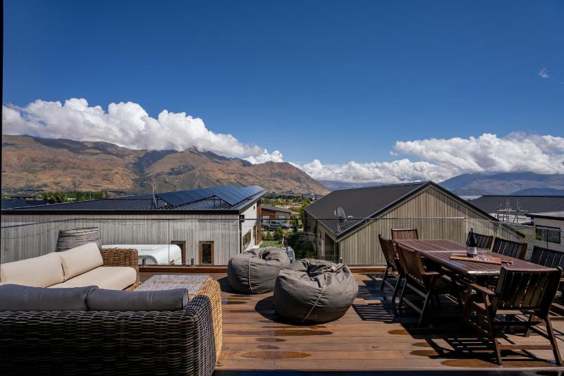 Peak Retreat - Wanaka Holiday Home - image 9