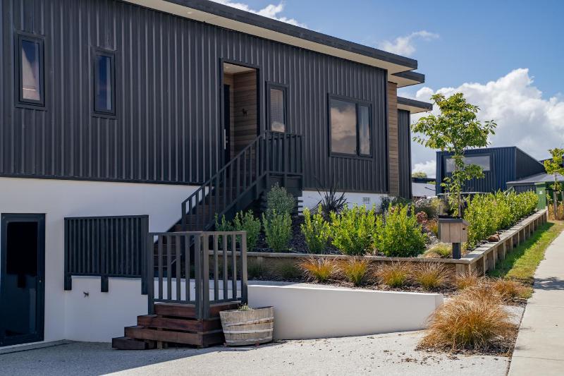 Peak Retreat - Wanaka Holiday Home - image 16