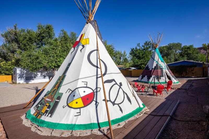 Apache Motel - image 16