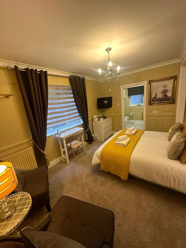 Deluxe Double Room image 1