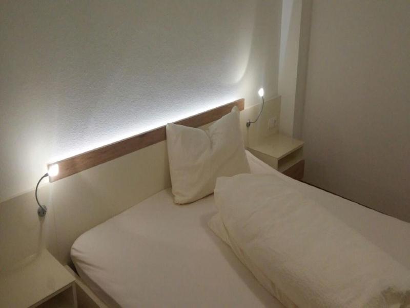 One-Bedroom Apartment image 3