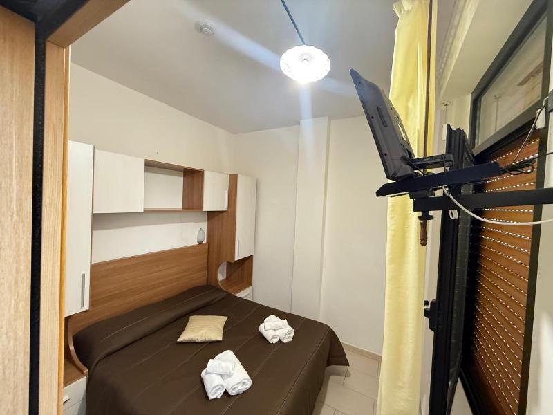 Deluxe Double or Twin Room with Balcony image 3