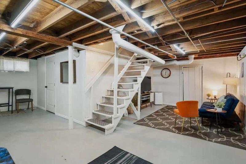 Spacious 4BR Home with Cozy Vibes in Louisville - image 37