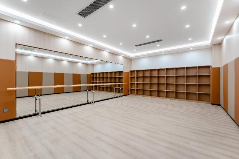Liang Fan Holiday Inn - image 11