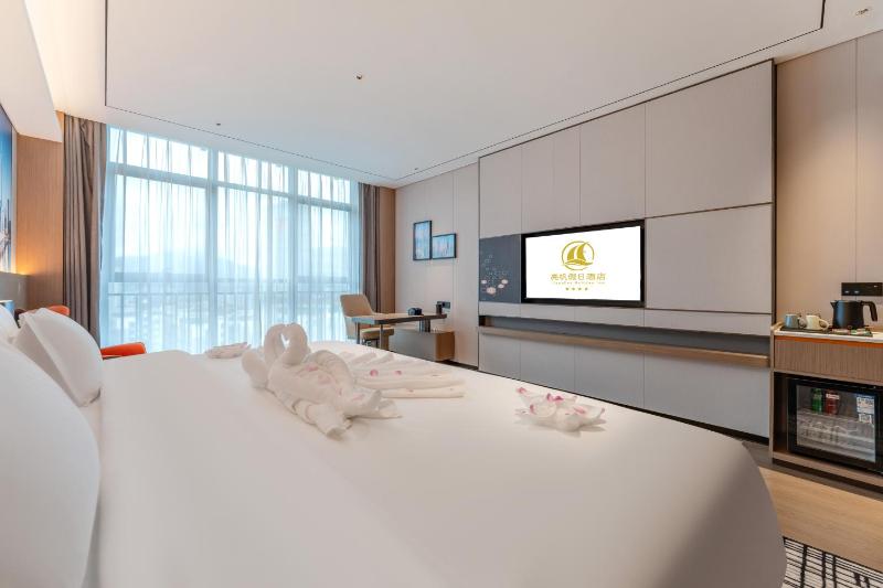 Liang Fan Holiday Inn - image 8
