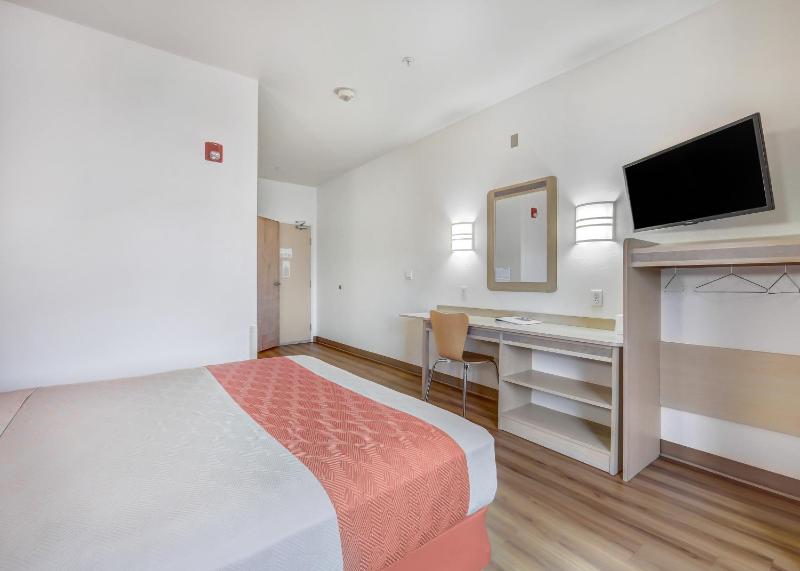 Single Room - Disability Access - Non-Smoking image 1