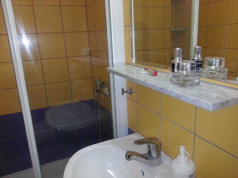 Double Room with Sea View image 3