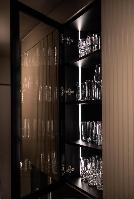 Prestige Luxury Suite - Prime Central Location - Private Garage Parking - image 16