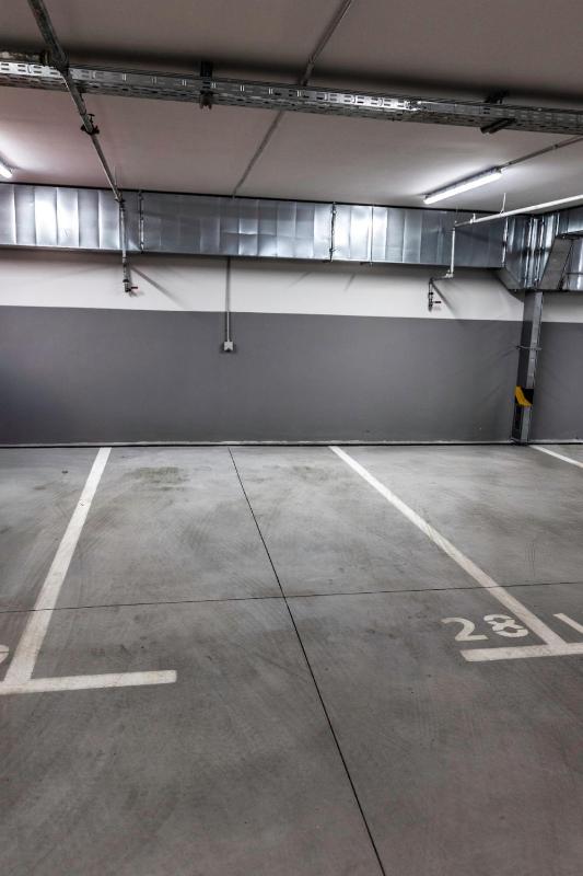 Prestige Luxury Suite - Prime Central Location - Private Garage Parking - image 3