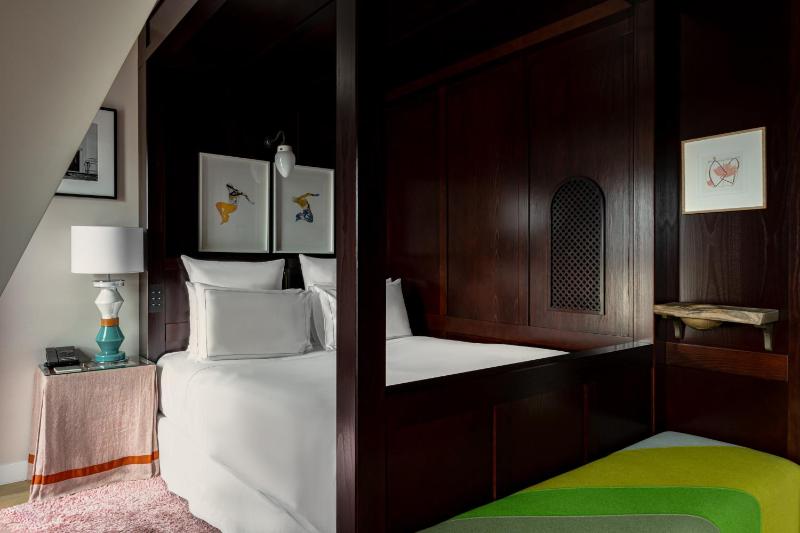 Classic Room image 1