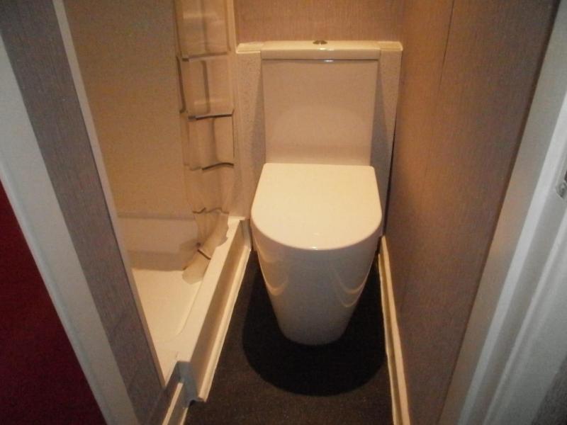 Single Room with Shower image 4