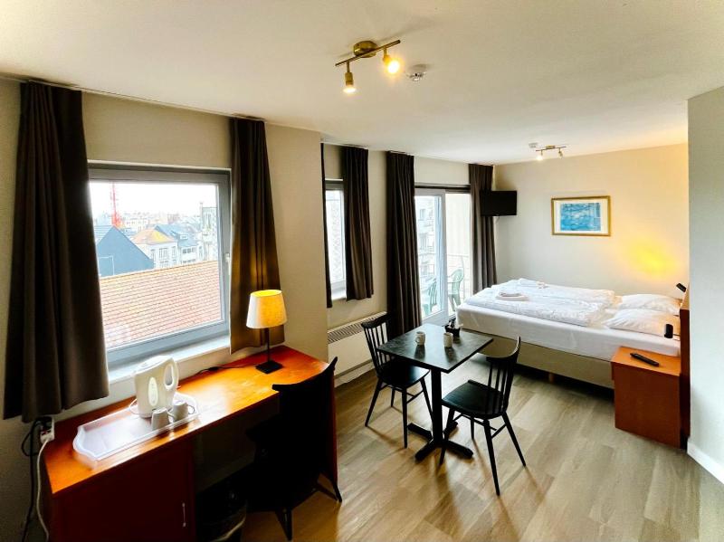 Double Room Sun image 1