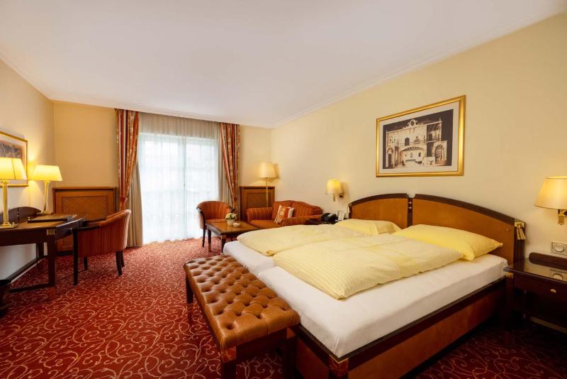Double Room image 3