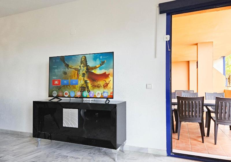 Beautiful sea views duplex penthouse in Manilva - image 3