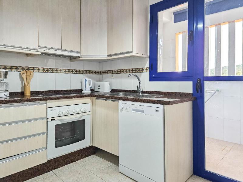 Beautiful sea views duplex penthouse in Manilva - image 33