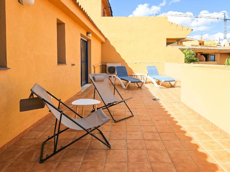 Beautiful sea views duplex penthouse in Manilva - image 8