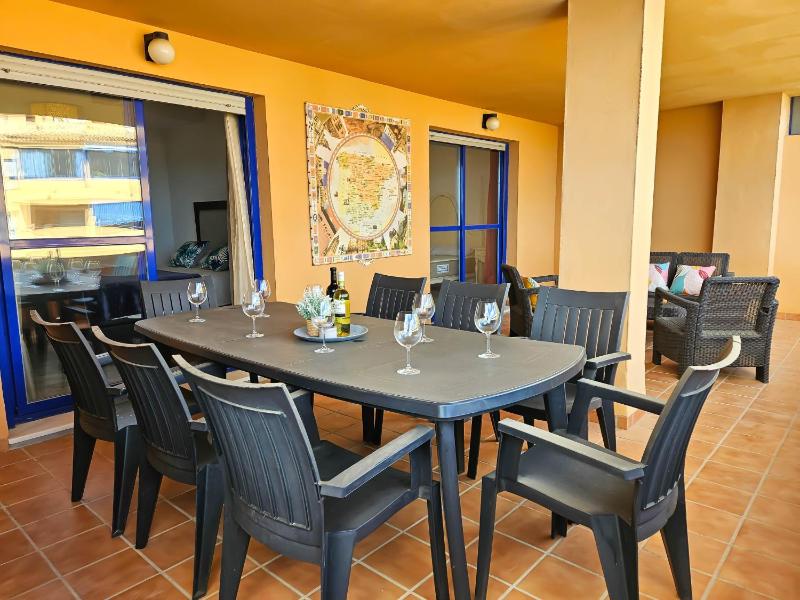 Beautiful sea views duplex penthouse in Manilva - image 13