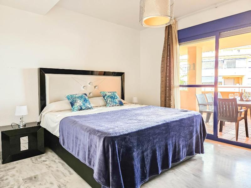 Beautiful sea views duplex penthouse in Manilva - image 41